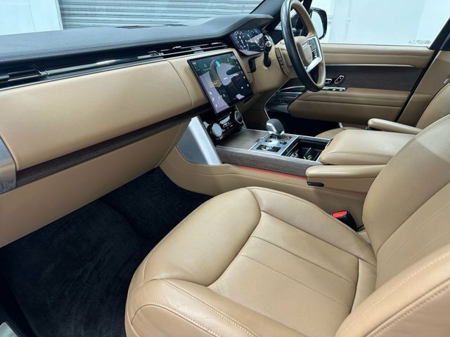 Land Rover Range Rover 3.0 D350 First Edition Black #34