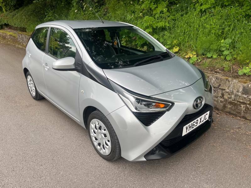 Toyota Aygo 1.0 Vvt-i X-play - 2019 69 YH69XJC Silver #2