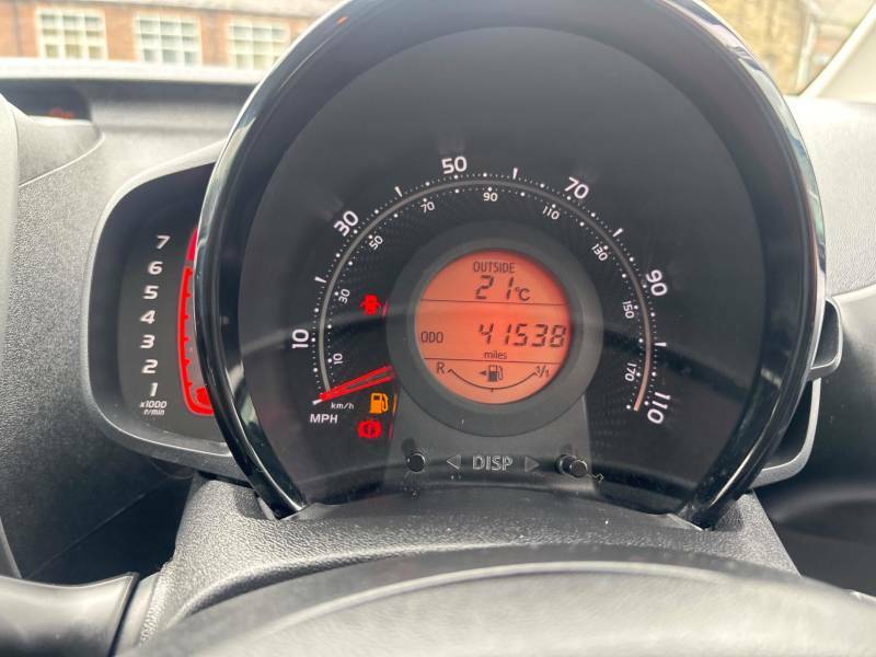 Toyota Aygo 1.0 Vvt-i X-play - 2019 69 YH69XJC Silver #4