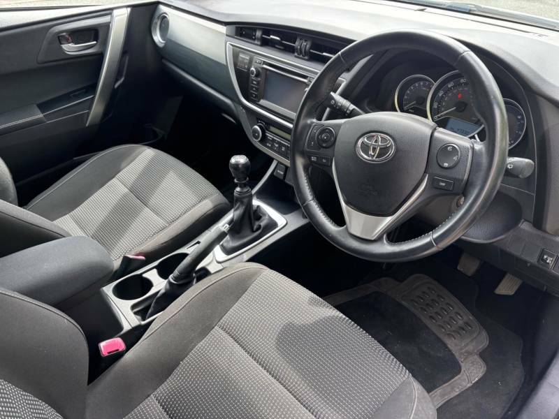 Toyota Auris 1.6 V-matic Icon - 2013 13 White #5