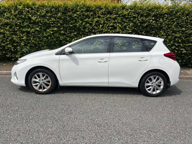 Toyota Auris 1.6 V-matic Icon - 2013 13 White #3
