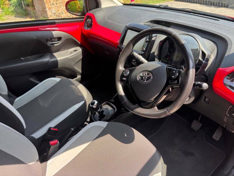 Toyota Aygo 1.0 Vvt-i X-style X-shift - 2018 18 MK18MYB Red #5