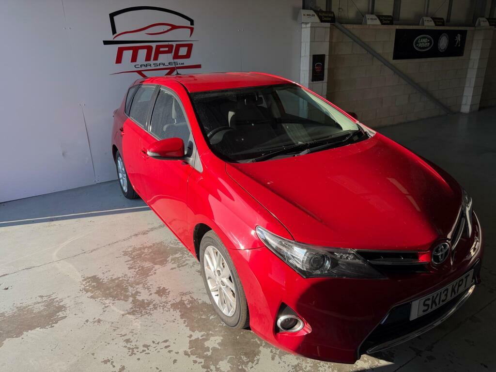 Toyota Auris 1.33 Dual Vvt-i Icon Hatchback Red #5