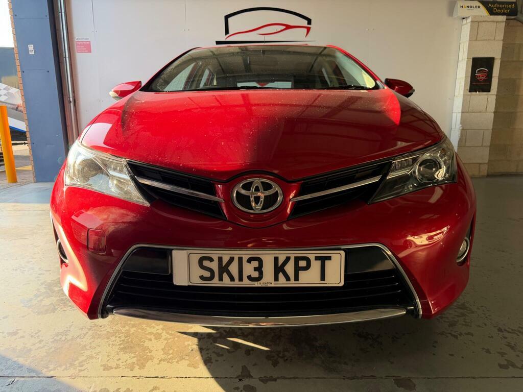Toyota Auris 1.33 Dual Vvt-i Icon Hatchback Red #4