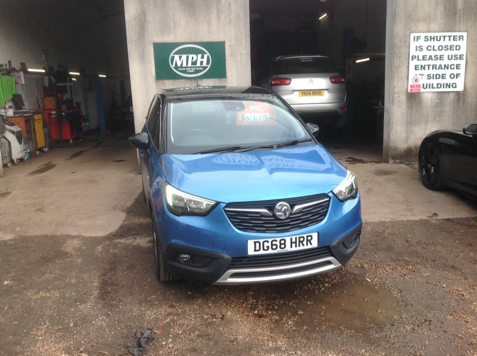 Vauxhall Crossland X 1.2 Petrol 5dr DG68HRR Blue