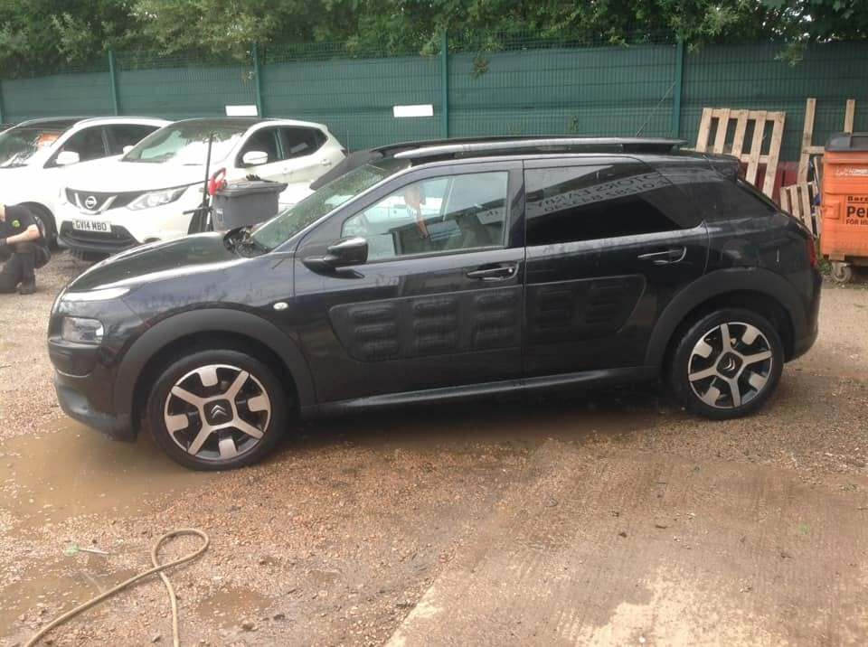 Citroen C4 Cactus 1.2 Petrol 5dr BT16UKX Black #3