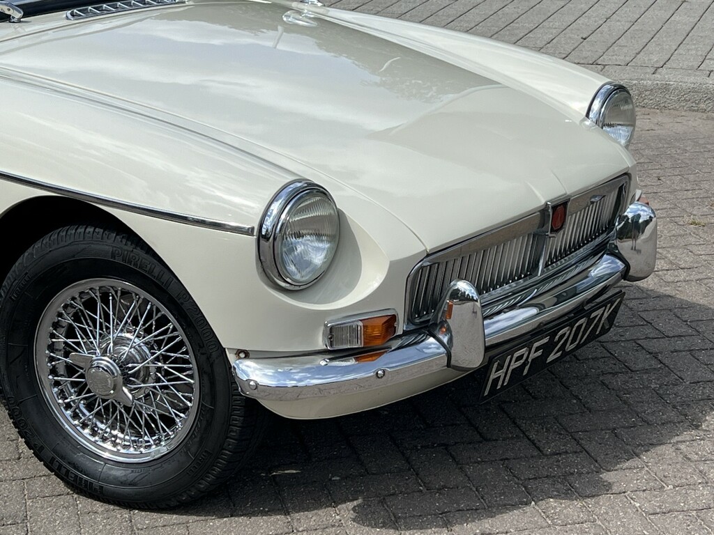 MG MGB Convertible White #5