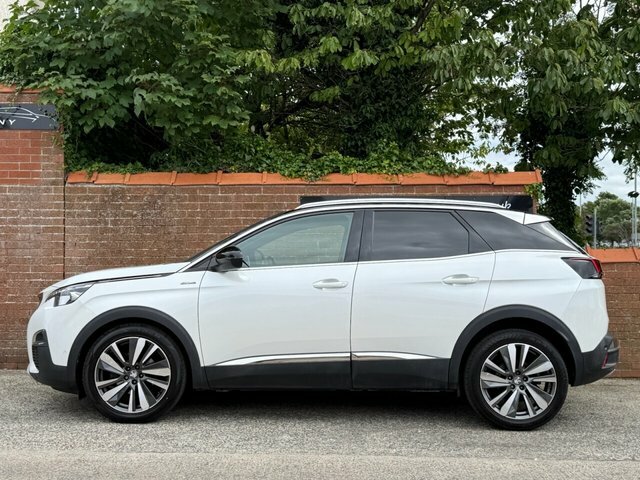 Peugeot 3008 1.5 Bluehdi Gt Line Premium Suv White #4