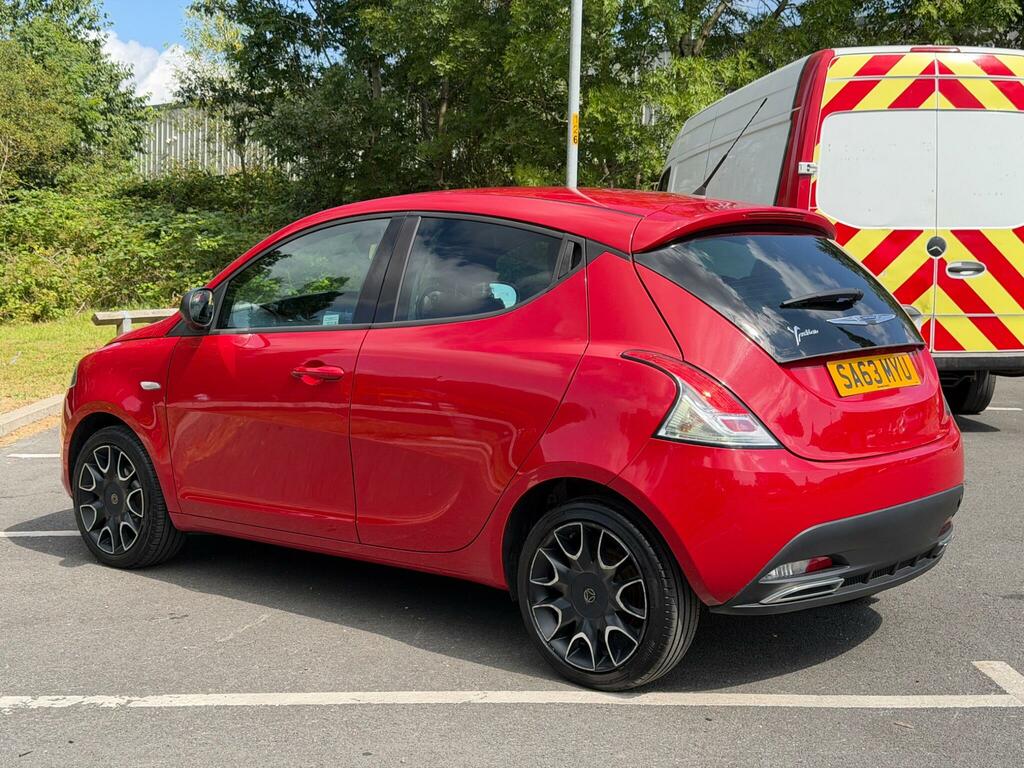 Chrysler Ypsilon 1.2 S-series Euro 5 S S Red #3