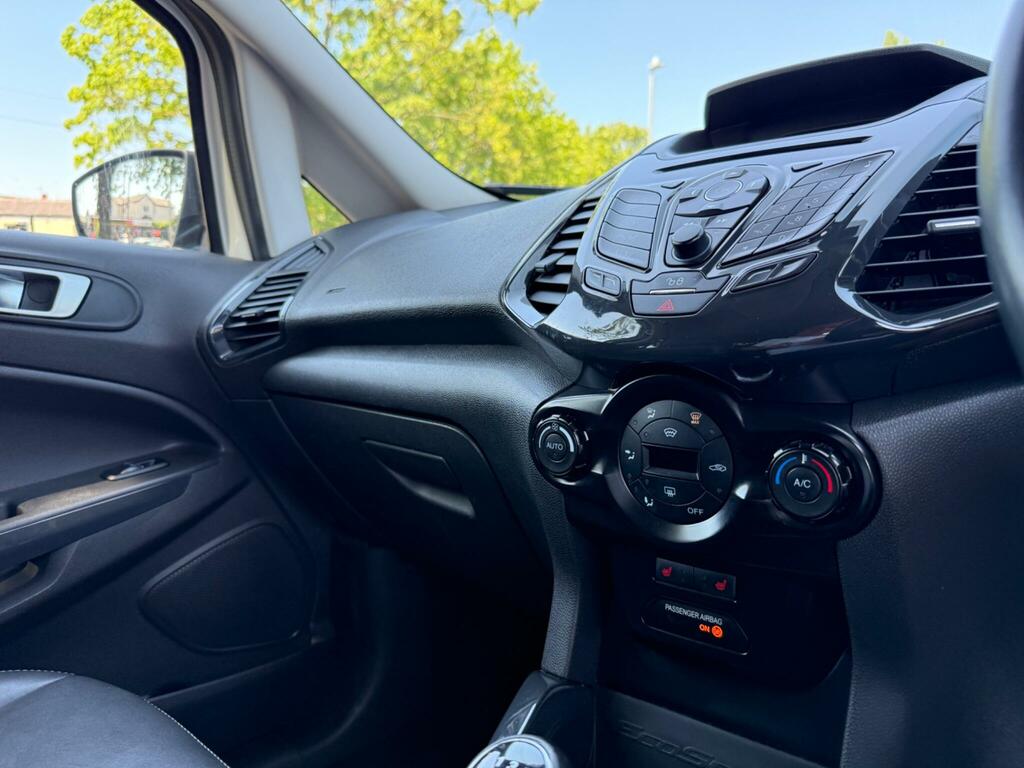 Ford Ecosport Hatchback White #18