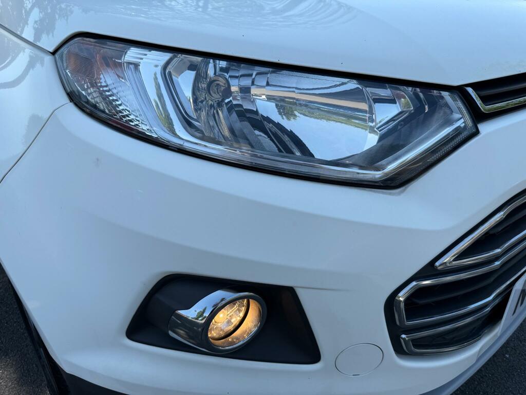 Ford Ecosport Hatchback White #40