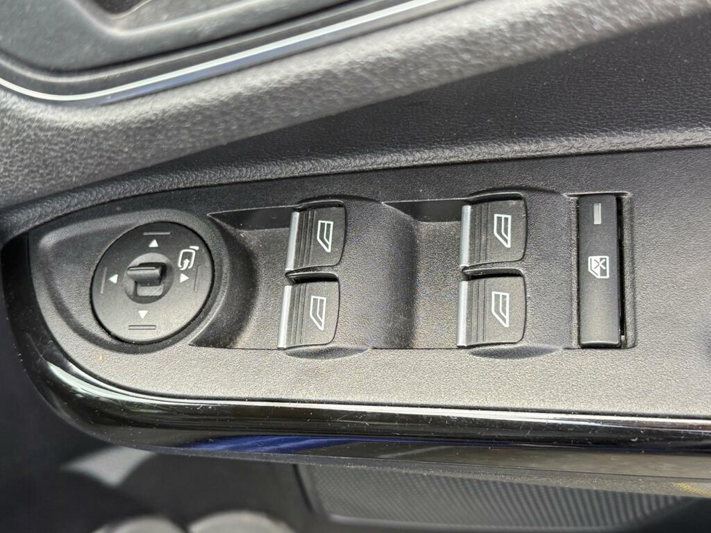 Ford B-Max 1.0 Ecoboost 125 Titanium X Navigator Red #20