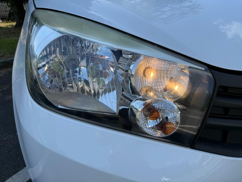 Suzuki Celerio Hatchback 1.0 Sz2 Euro 6 201565 Silver #30