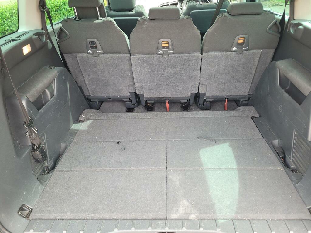 Peugeot 5008 Active Grey #47