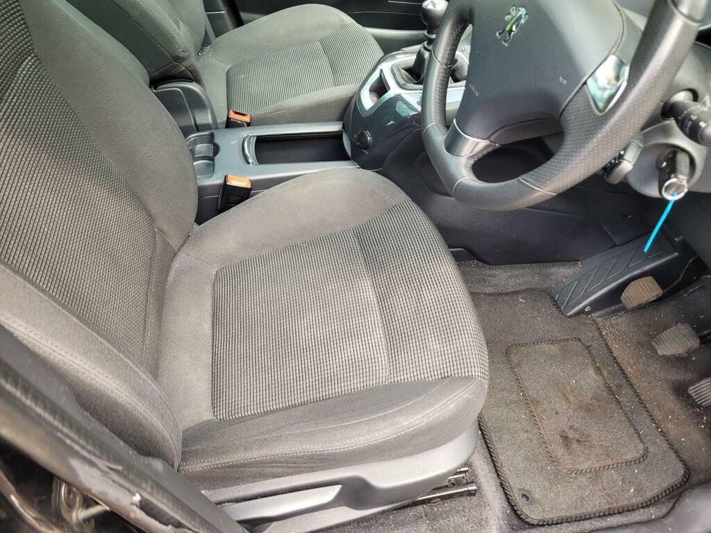Peugeot 5008 Active Grey #40