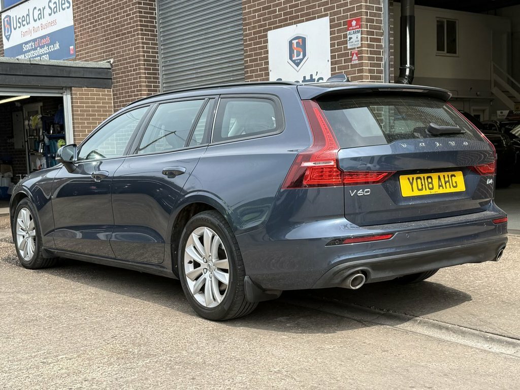 Volvo V60 2L Momentum Blue #4