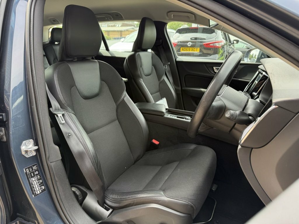 Volvo V60 D4 Momentum Rear Park Assist Heated Seats  #9