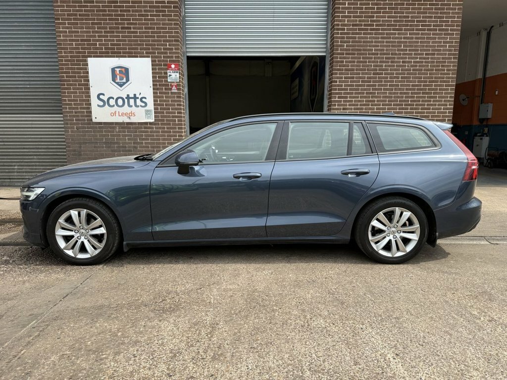 Volvo V60 2L Momentum Blue #5
