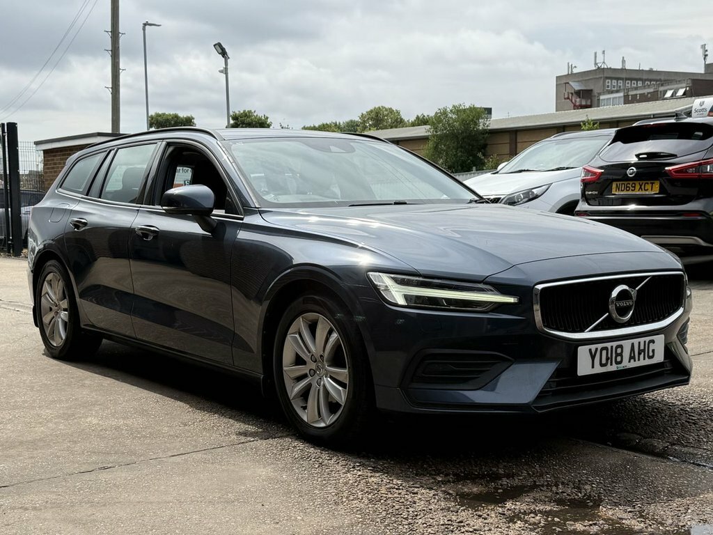 Volvo V60 2L Momentum Blue