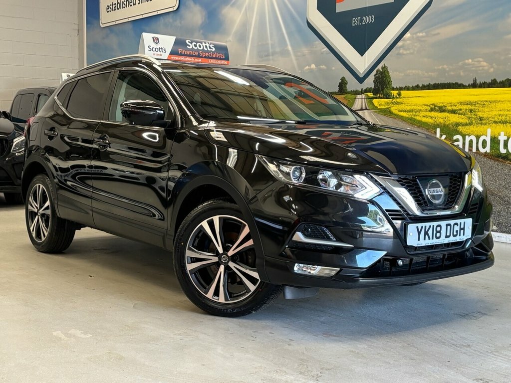 Nissan Qashqai 1.2L N-connecta Black
