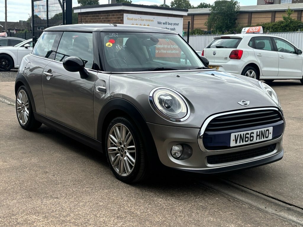 Mini Hatch 1.5L Cooper D VN66HNO Silver