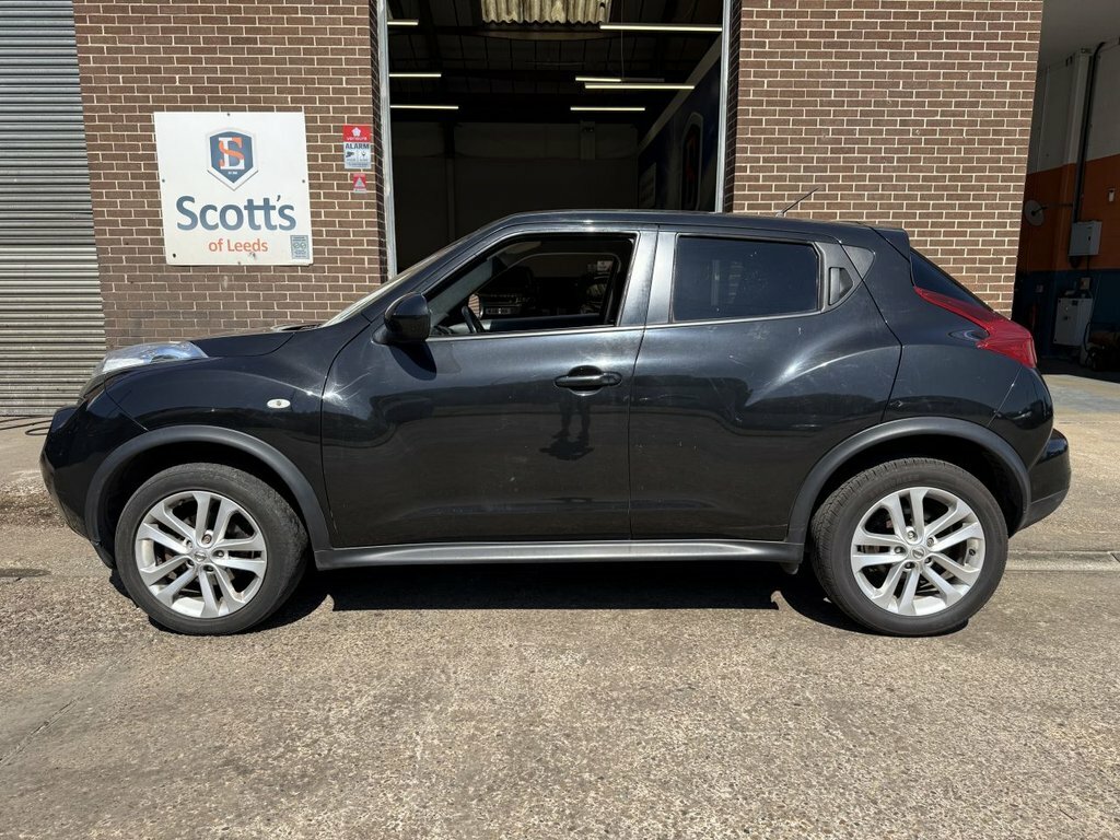 Nissan Juke 1.6L Acenta Premium Black #5