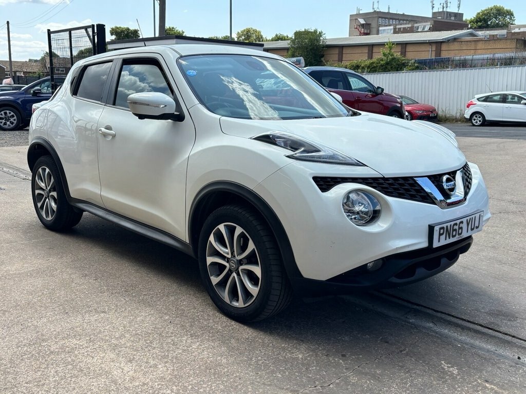 Nissan Juke 1.2L Tekna White