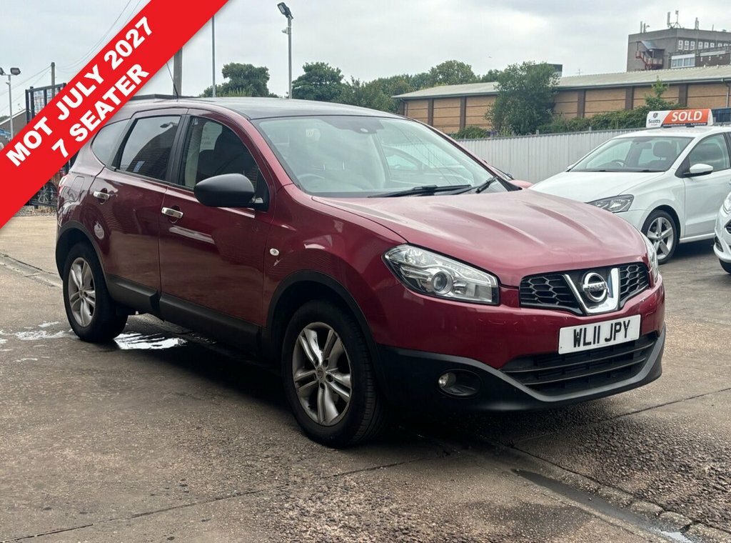 Nissan Qashqai+2 1.5L Acenta Red