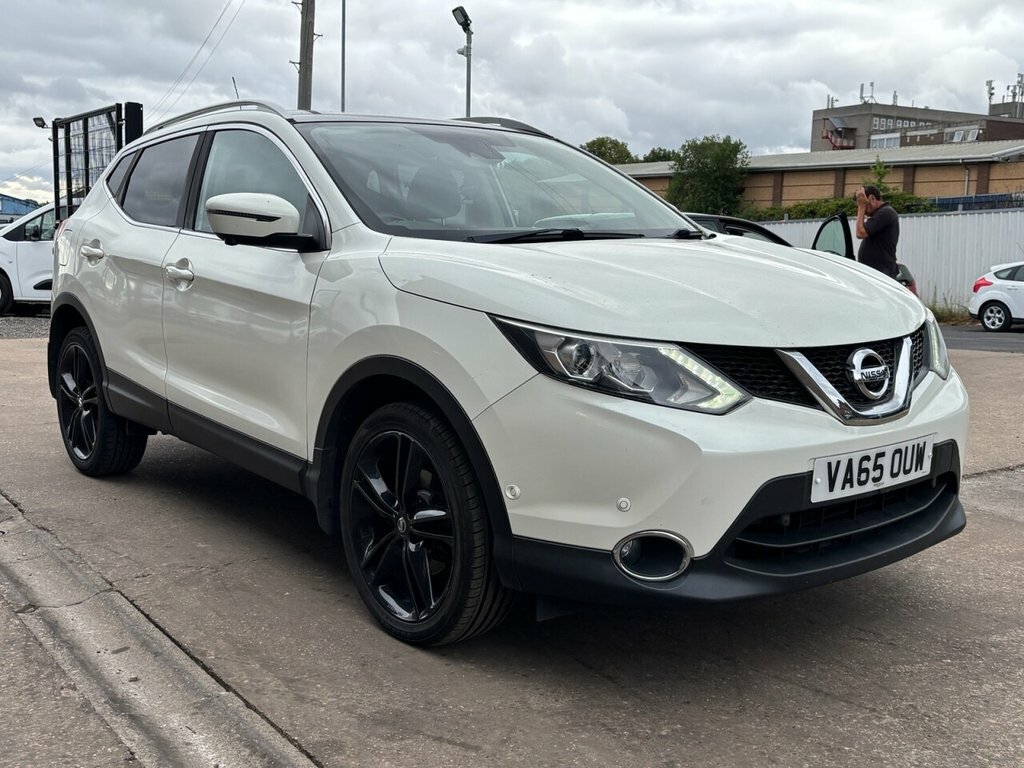 Nissan Qashqai 1.6L Tekna White