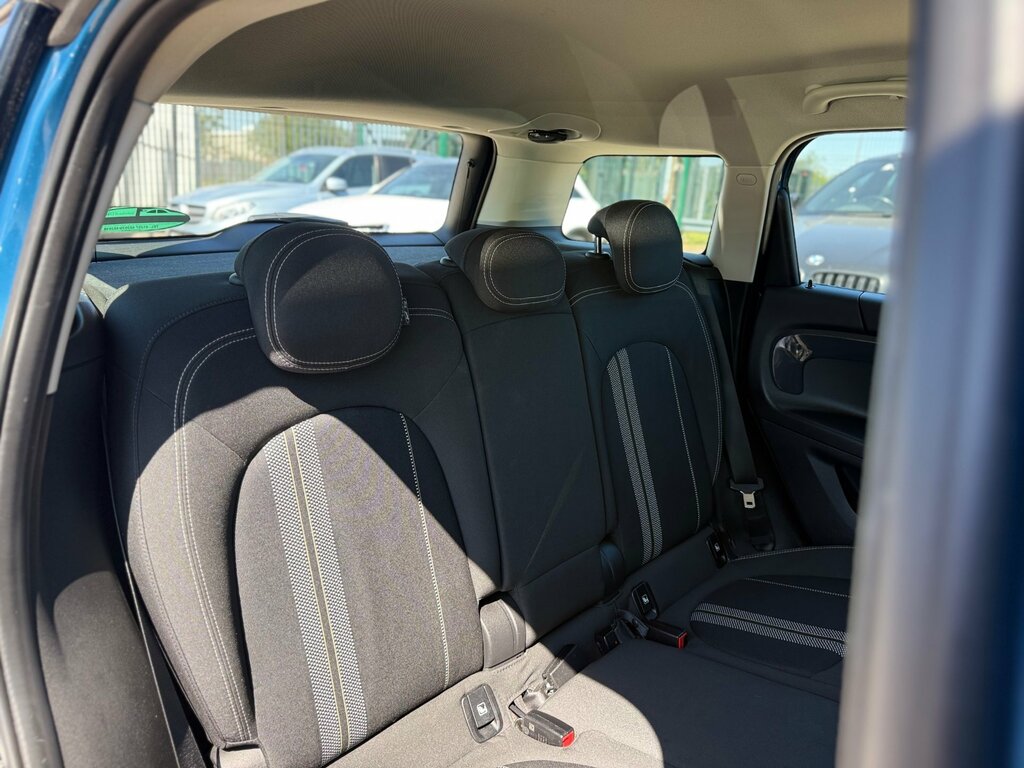 Mini Countryman 1.5 Cooper Classic Red #29