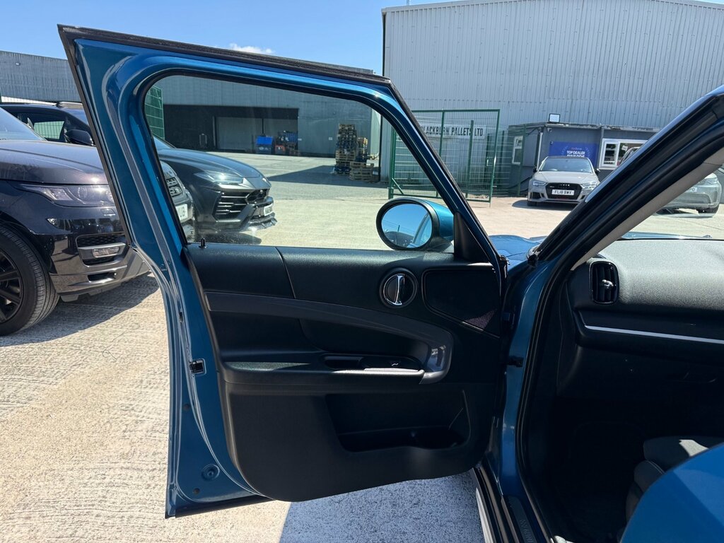 Mini Countryman 1.5 Cooper Classic Red #54