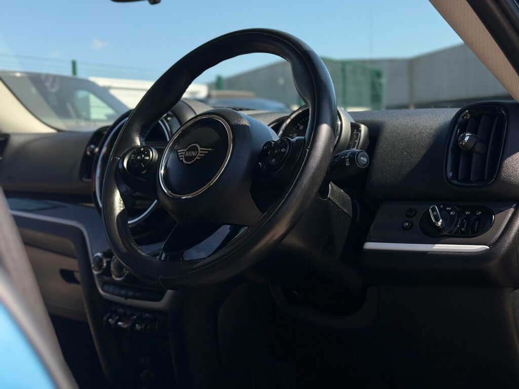 Mini Countryman 1.5 Cooper Classic Red #18