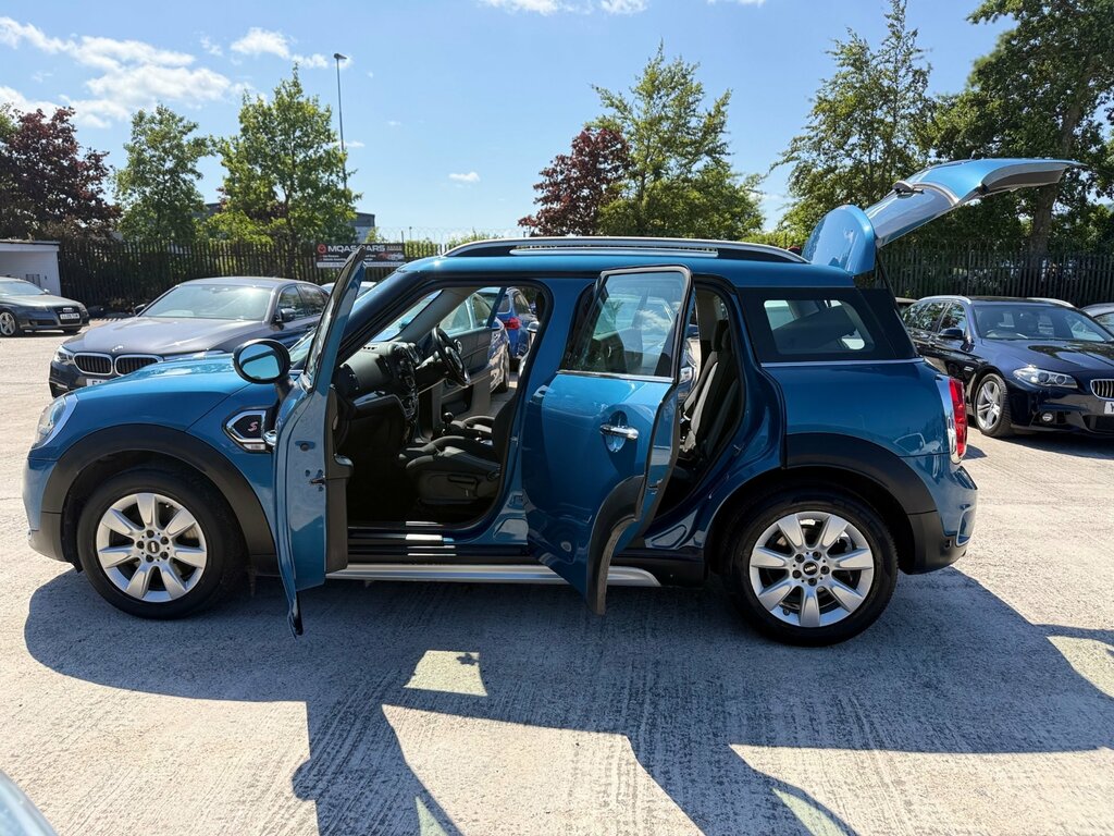 Mini Countryman 1.5 Cooper Classic Red #13