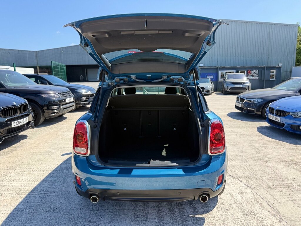 Mini Countryman 1.5 Cooper Classic Red #32