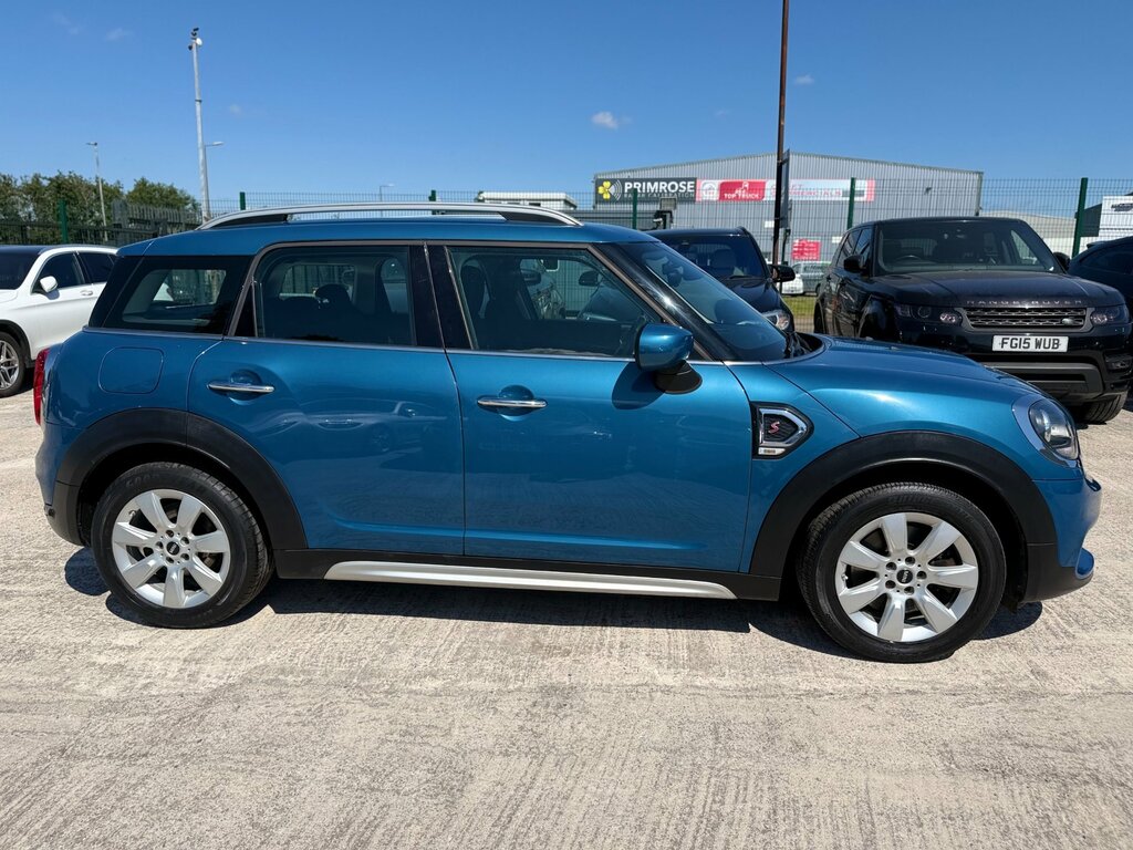 Mini Countryman 1.5 Cooper Classic Red #9