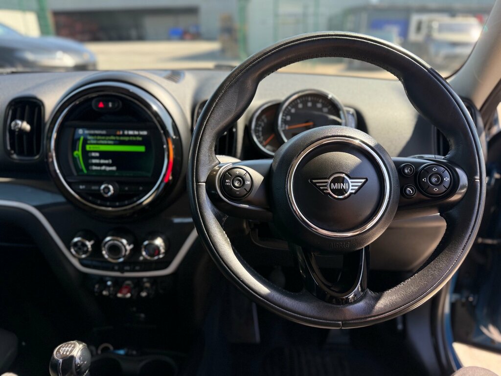Mini Countryman 1.5 Cooper Classic Red #34