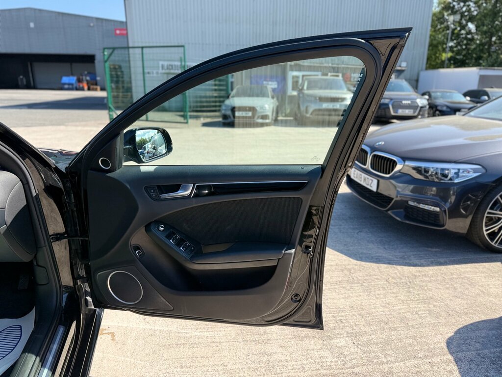 Audi A4 1.8T Fsi 170 S Line Black #42