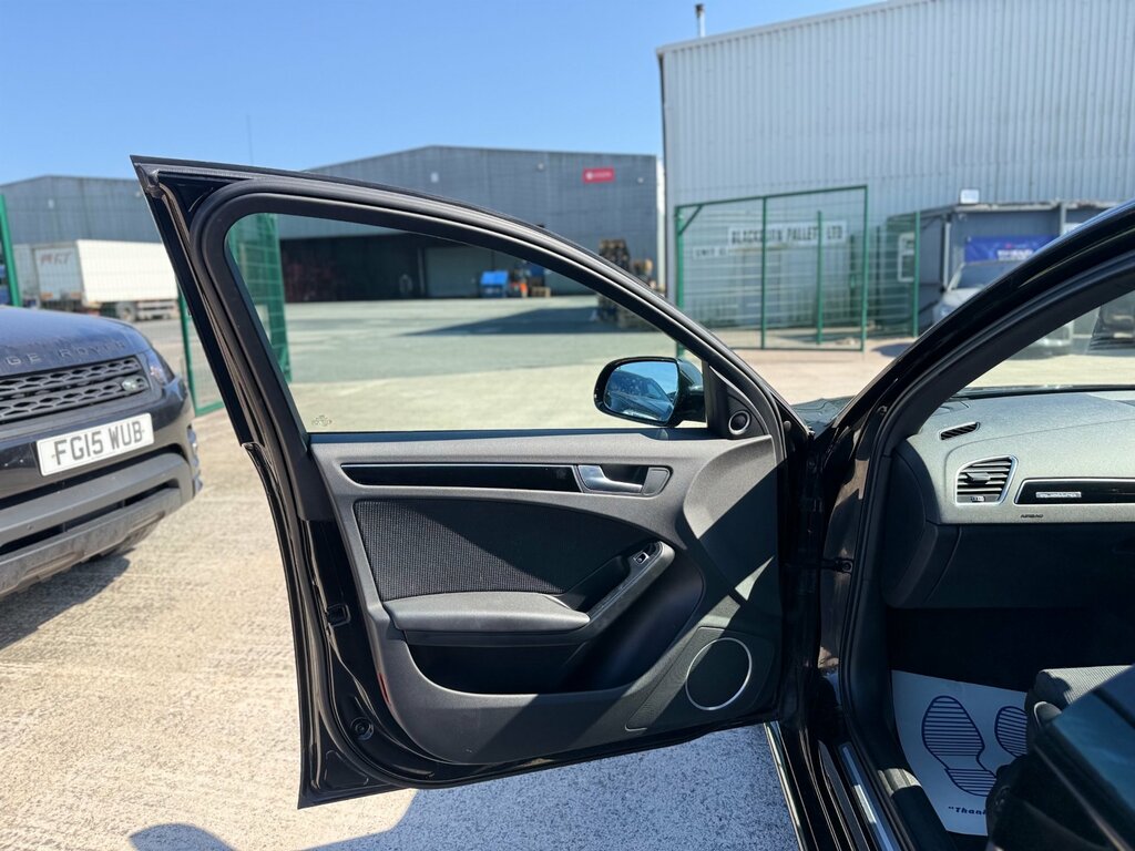 Audi A4 1.8T Fsi 170 S Line Black #44