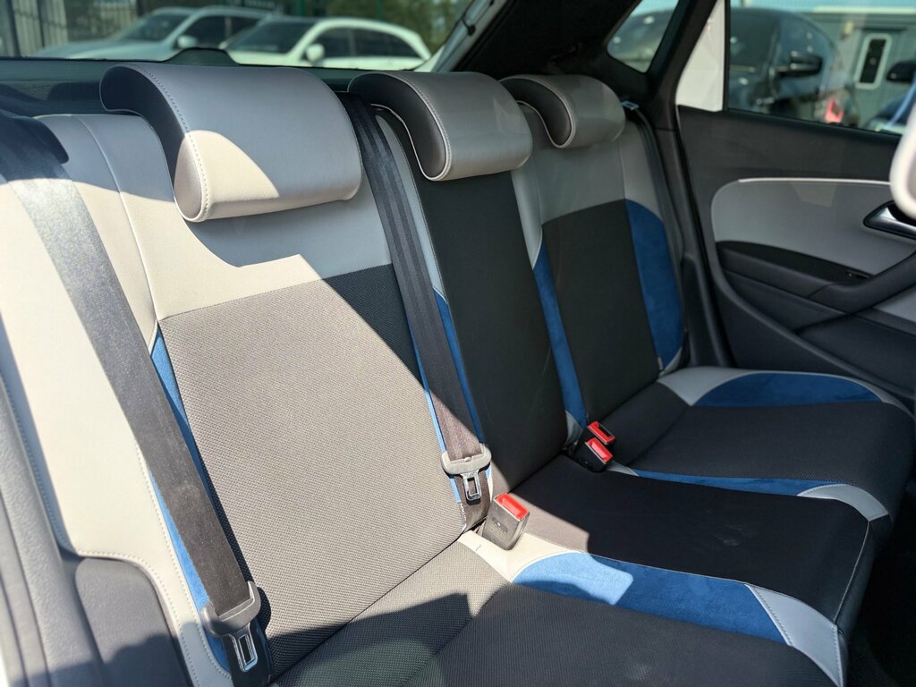 Volkswagen Polo Match Blue #25