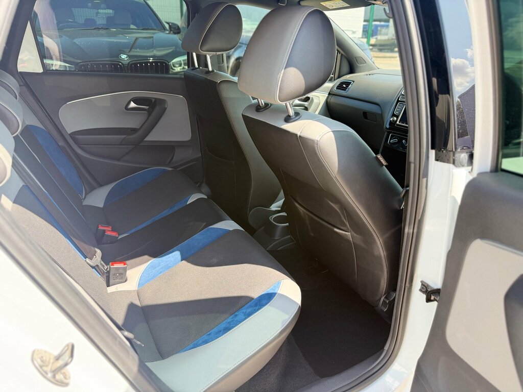 Volkswagen Polo Match Blue #24