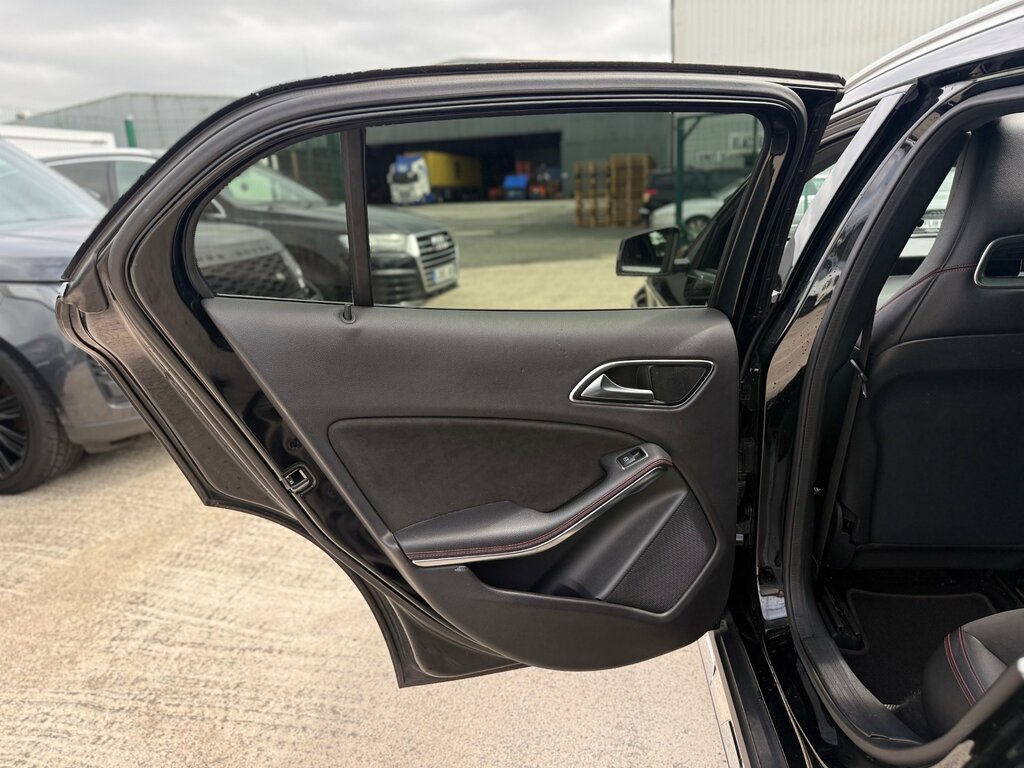Mercedes-Benz GLA Class Gla 200 Sport Executive D Grey #48