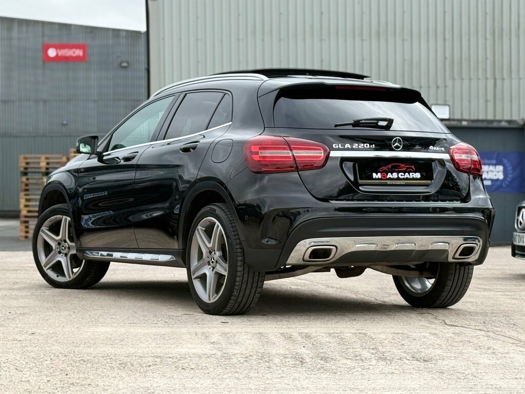Mercedes-Benz GLA Class 2.1 Gla220d Amg Line Premium Plus Suv Black #2