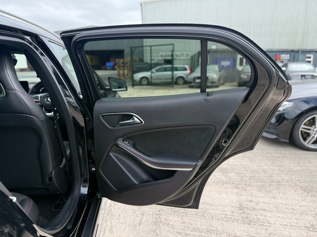 Mercedes-Benz GLA Class Gla 200 Sport Executive D Grey #46
