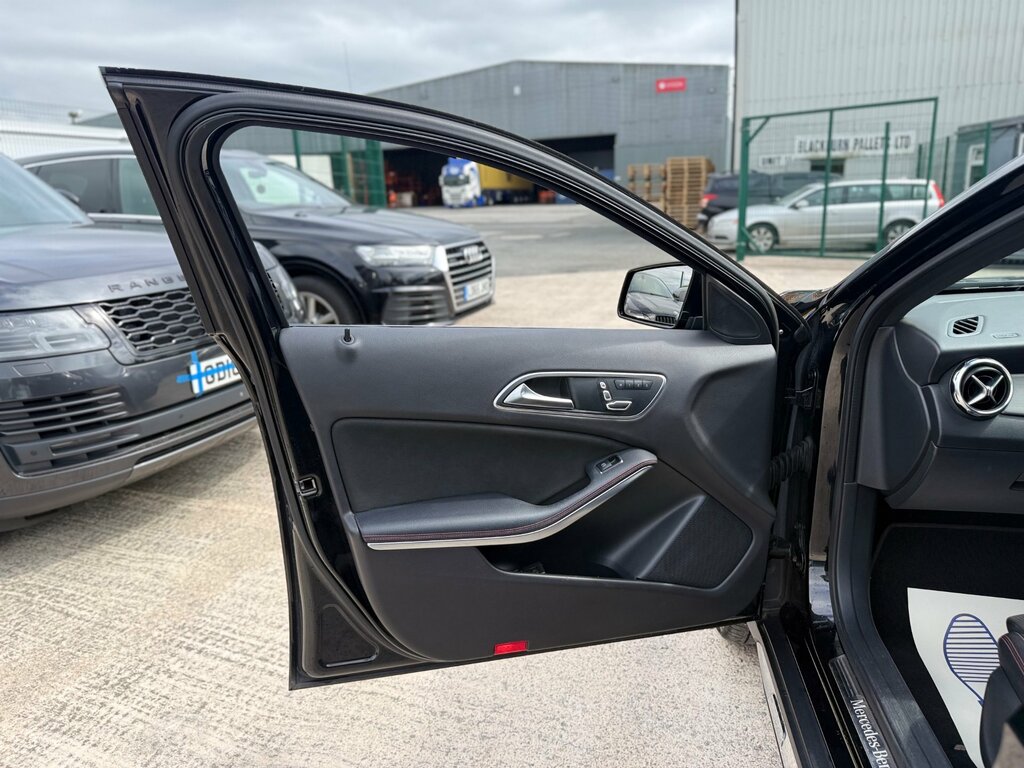 Mercedes-Benz GLA Class Gla 200 Sport Executive D Grey #47