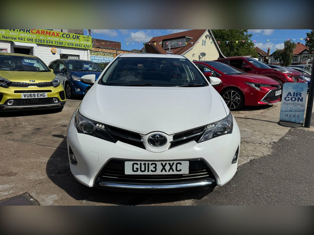 Toyota Auris 1.6 V-matic Excel Hatchback Multidrive White #2