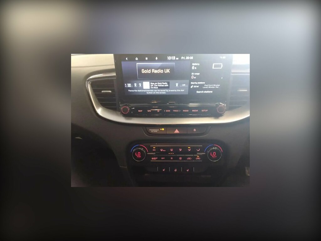Kia Xceed 1.6 Gdi 8.9Kwh 3 Suv Plug-in Hybrid Dct Black #2