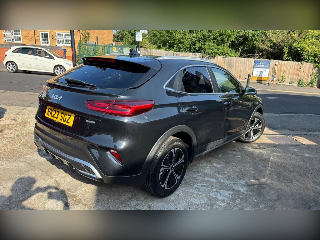 Kia Xceed 1.6 Gdi 8.9Kwh 3 Suv Plug-in Hybrid Dct Black #5