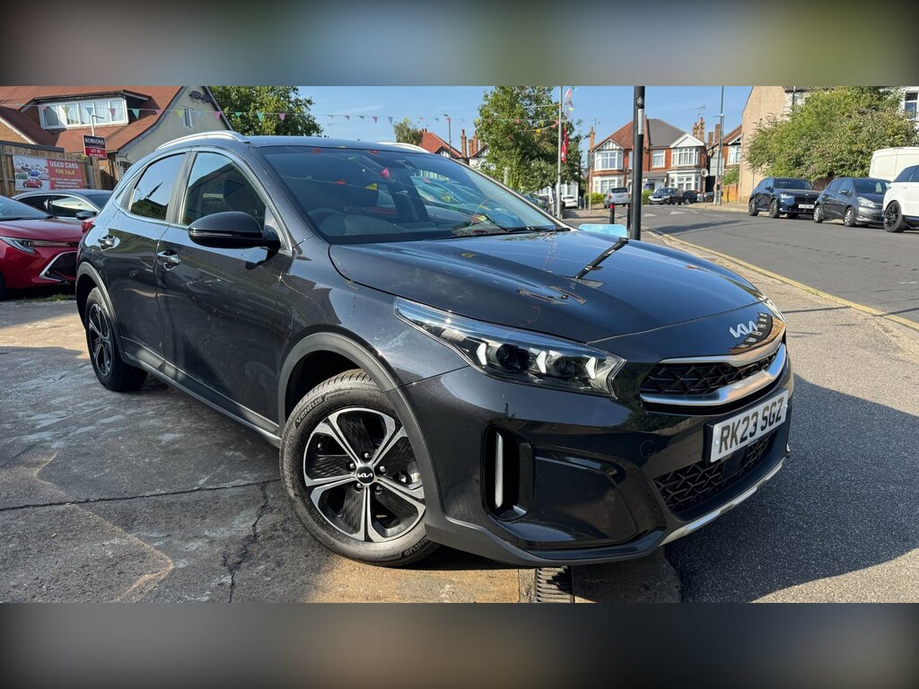 Kia Xceed 1.6 Gdi 8.9Kwh 3 Suv Plug-in Hybrid Dct Black #3