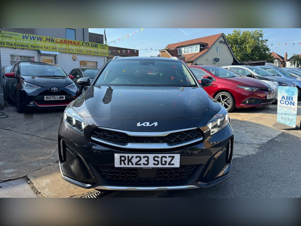 Kia Xceed 1.6 Gdi 8.9Kwh 3 Suv Plug-in Hybrid Dct Black #2