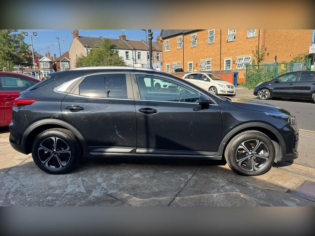 Kia Xceed 1.6 Gdi 8.9Kwh 3 Suv Plug-in Hybrid Dct Black #4